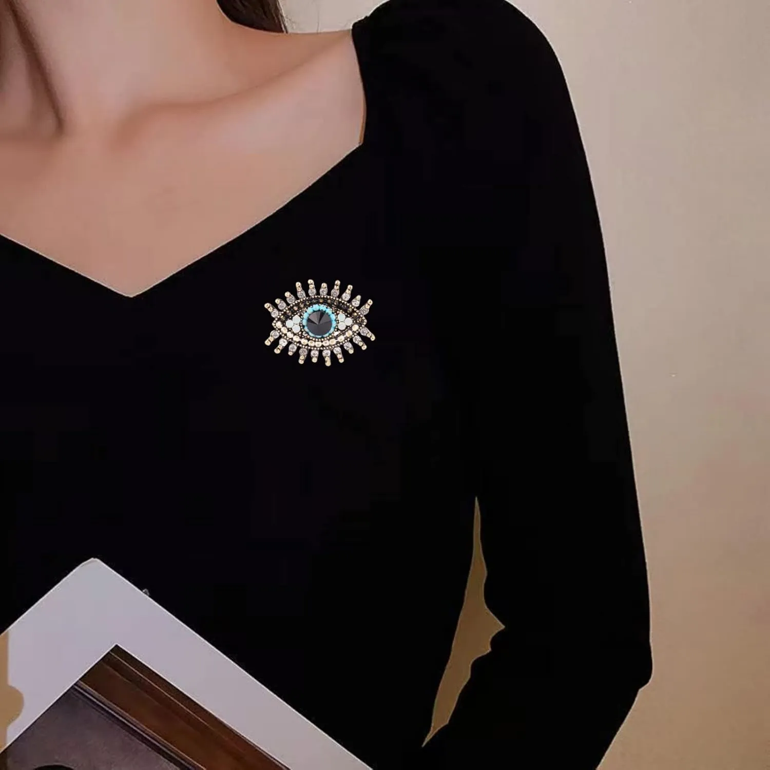 Lucky Charm Evil Eye Brooch Pin Women Freshwater Pearl and Rhinestone Crystal Vintage Lapel Pin for Wedding Party Necklace Dual Purpose Brooch Ladies Accessories Shawl Scarf Buckle Sweater Cardigan Men Women Gifts